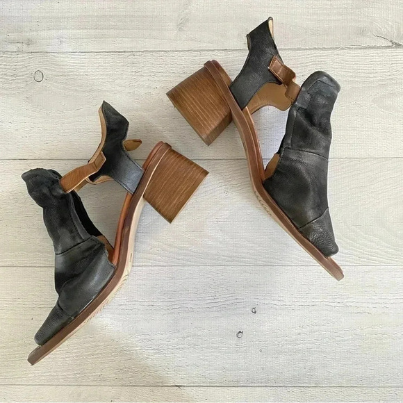 Miz Mooz Leather Wide Width Heeled Sandals - Palomina Sz 42 Wide Black - Picture 5 of 9